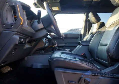 2024 Ford Bronco Badlands z USA, uszkodzony, nr VIN 1FMEE9BP3RLA50954